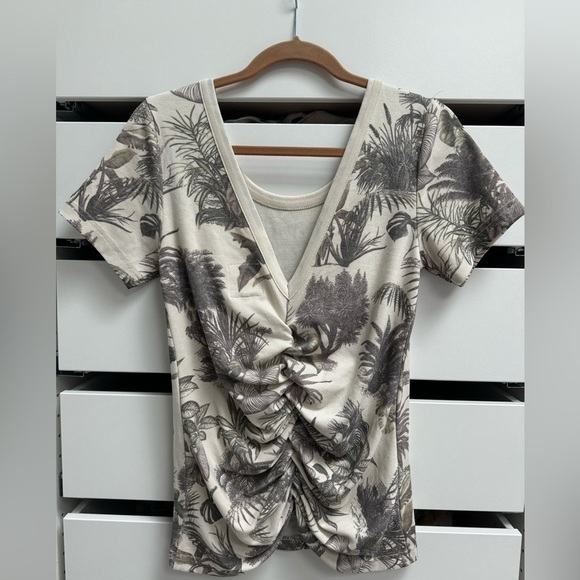 CHASER Tropical Recycled Vintage Print Ruched V Back T Shirt Size M NWOT - Picture 7 of 9